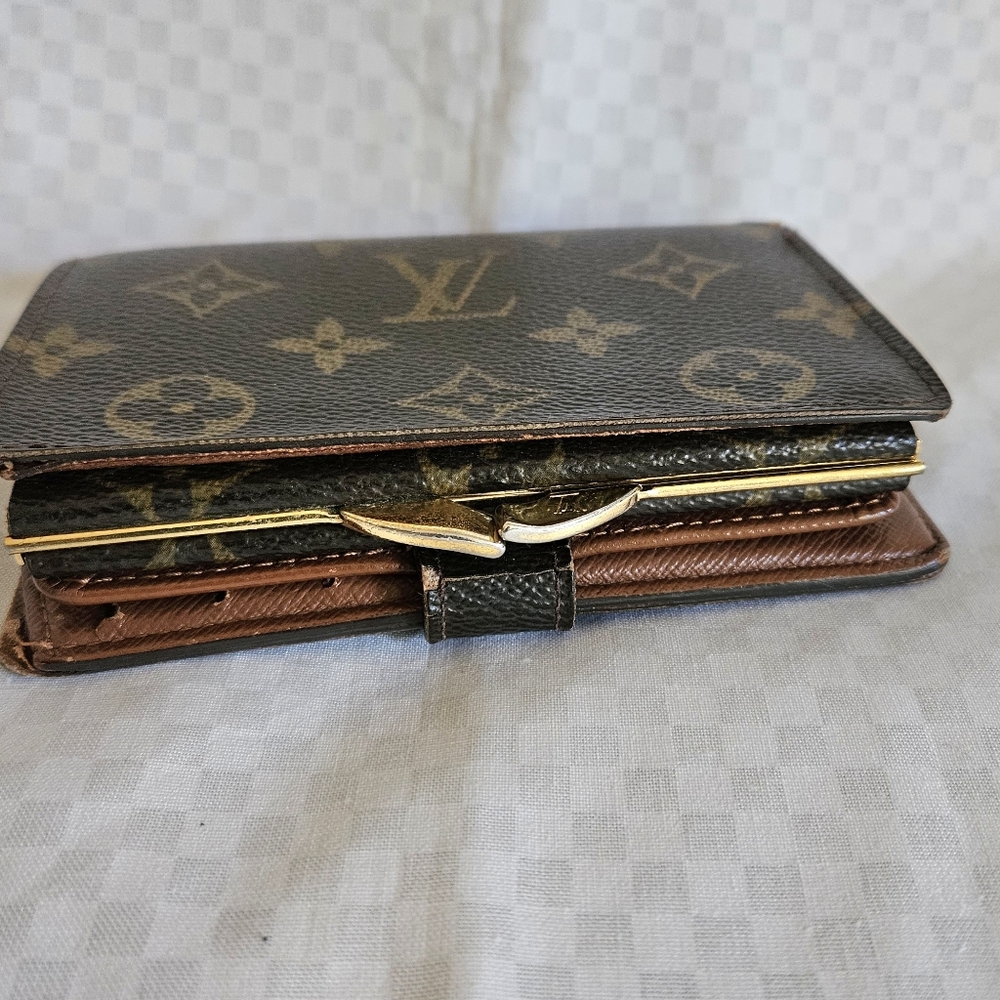 Louis Vuitton Monogram Brown and Gold Small Wallet - Picture 4 of 13